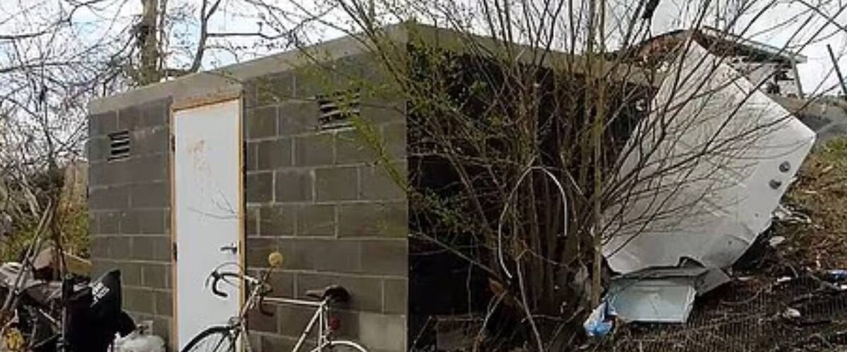 Una familia en Tennessee se salvó de un tornado al refugiarse en un búnker, mientras su hogar fue destruido.