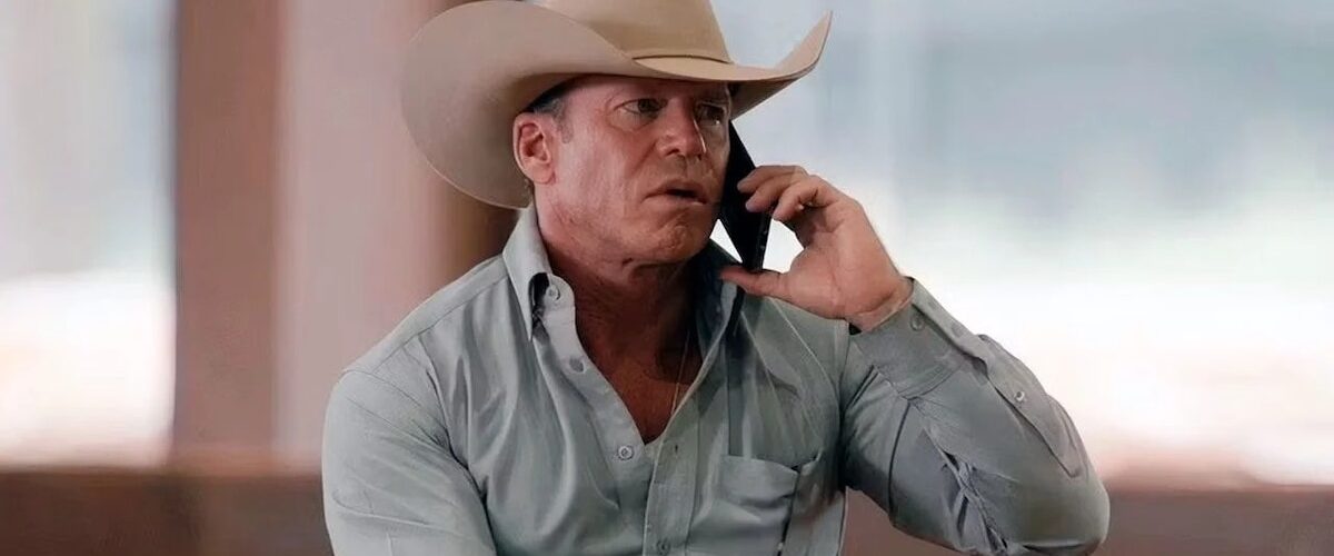 Descubre cómo Taylor Sheridan utiliza la dificultad para potenciar su creatividad en la industria del cine.