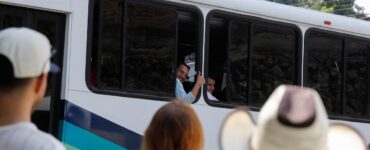 El crecimiento del transporte ilegal en El Salvador provoca serias consecuencias para el sector formal y la seguridad pública.