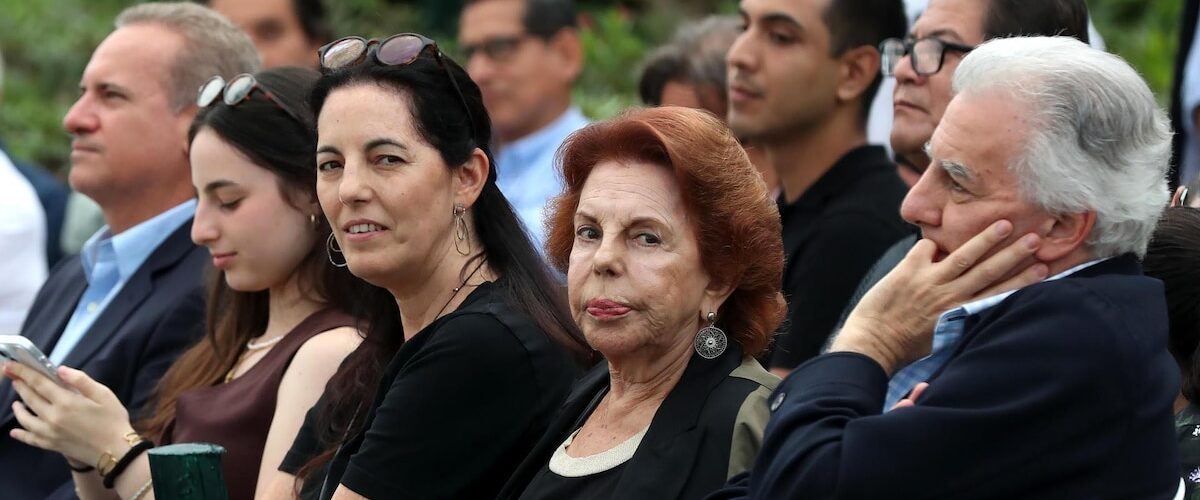 Celebraciones en Lima rinden homenaje a Mario Vargas Llosa, con lecturas al aire libre y eventos culturales dedicados a su obra.