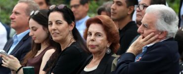 Celebraciones en Lima rinden homenaje a Mario Vargas Llosa, con lecturas al aire libre y eventos culturales dedicados a su obra.