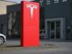 Las recientes ganancias de Tesla pueden ofrecer oportunidades de inversión tras el lanzamiento del nuevo chip AI5 de Elon Musk.