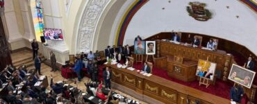 Familias de campesinos en Venezuela exigen al Parlamento ser incluidas en amnistía tras acusaciones de vínculos con grupos armados.