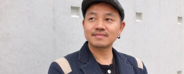 El autor coreano Kim Ho-yeon llega a Buenos Aires para presentar su novela destacando la importancia de la bondad