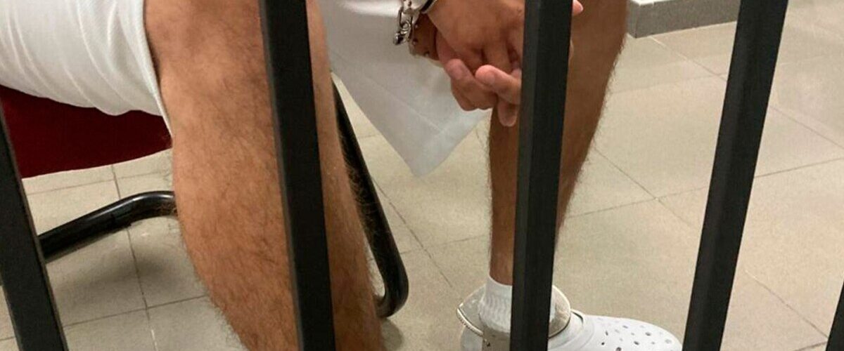 Un caso de compra con tarjeta robada en El Salvador establece nuevas directrices sobre delitos cibernéticos y rehabilitación.