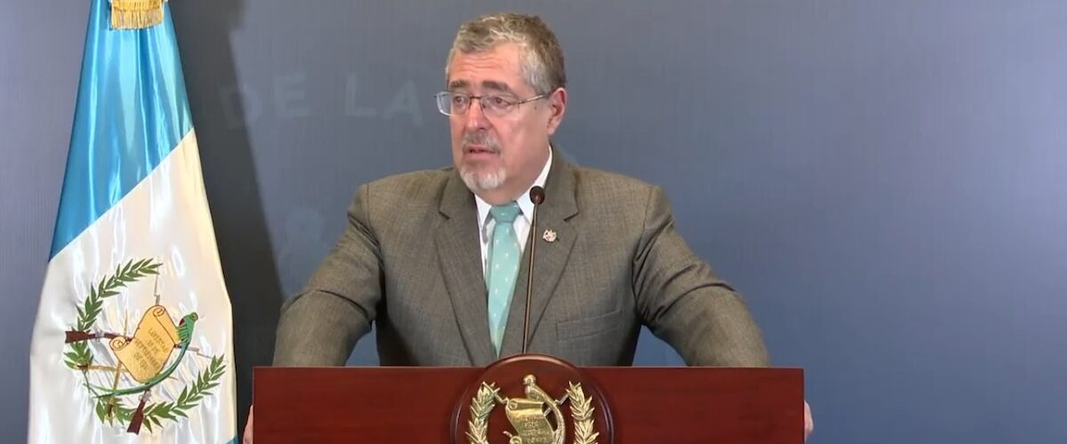 El presidente Arévalo destaca la salida de Consuelo Porras como un cambio significativo en la fiscalía guatemalteca.