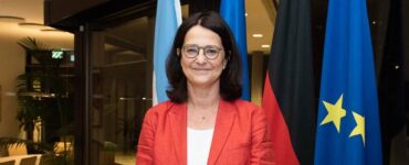 La diplomática alemana destaca la importancia de la cultura y la ciencia en la política exterior europea frente a amenazas globales.