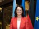 La diplomática alemana destaca la importancia de la cultura y la ciencia en la política exterior europea frente a amenazas globales.