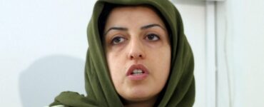 La activista iraní Narges Mohammadi, ganadora del Nobel de la Paz, sufre una grave crisis de salud en prisión.