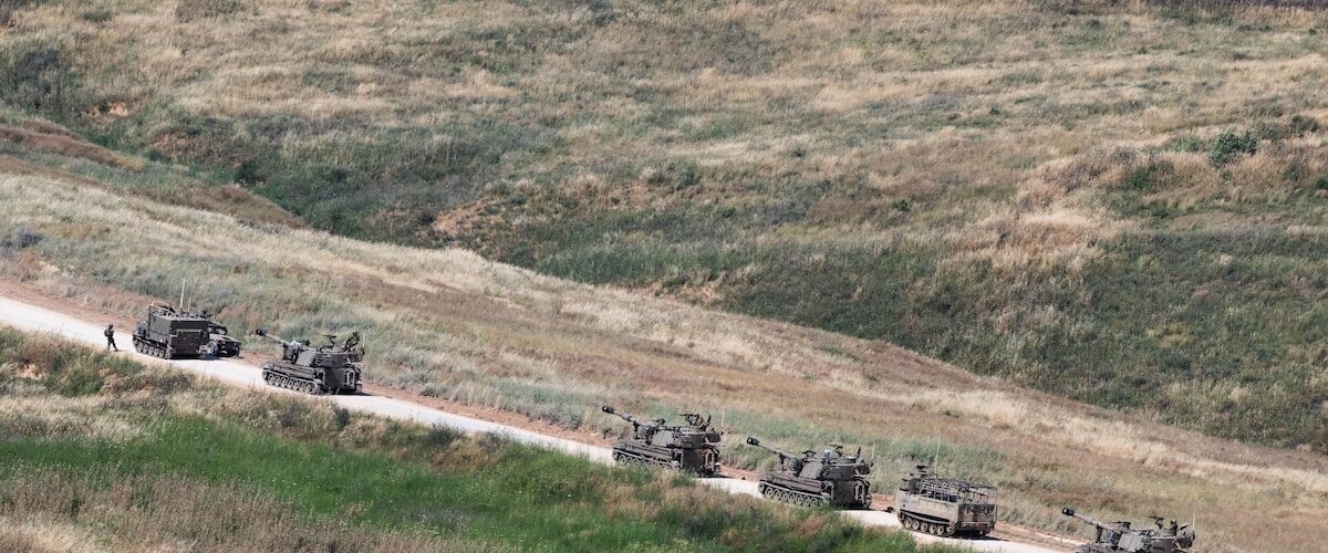 La reciente ofensiva de Israel en el Líbano lleva a la evacuación de más de 800,000 personas y genera alarma internacional.