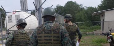 Un operativo en Manabí culmina con un joven fallecido y soldados involucrados en una controversial persecución armada.