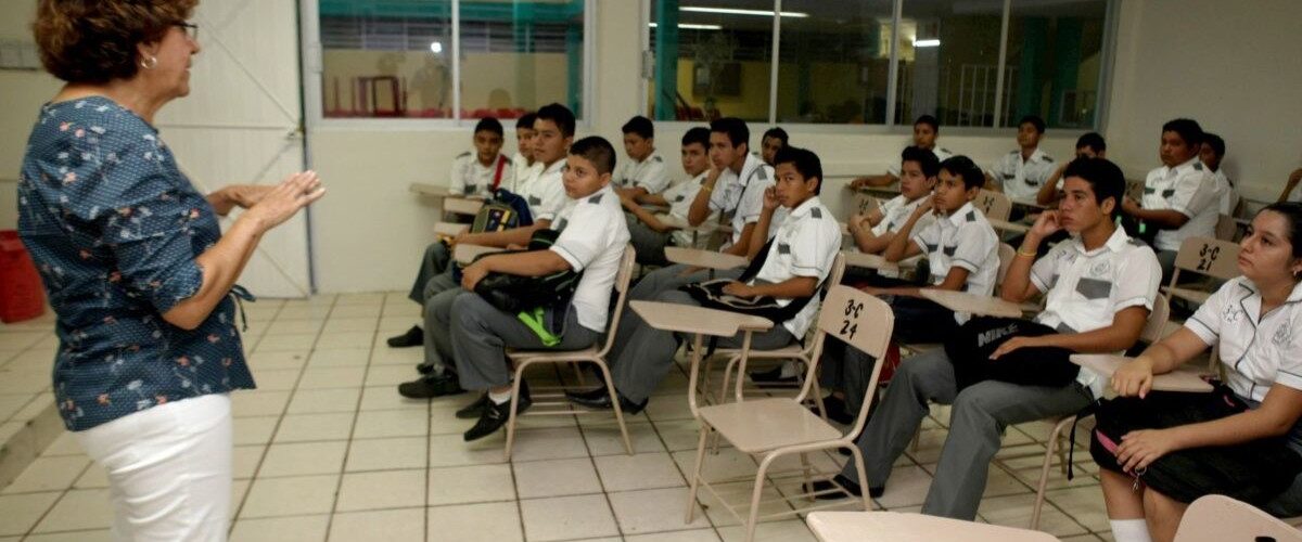 Incremento salarial del 9% para docentes fortalece condiciones laborales en México