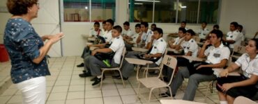 Incremento salarial del 9% para docentes fortalece condiciones laborales en México