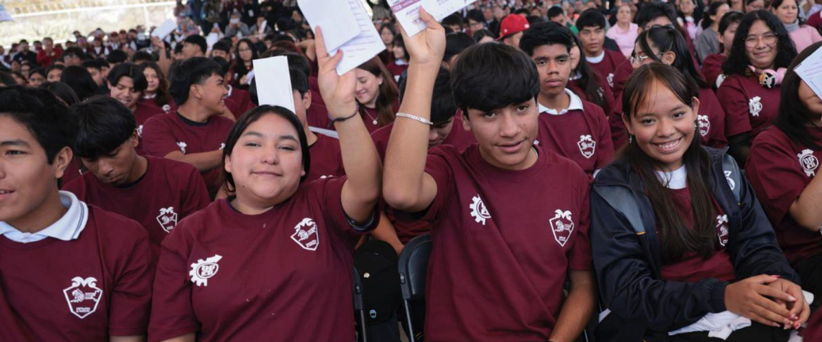 Más espacios para la educación media superior y superior en México
