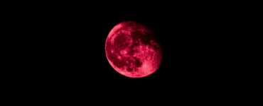 Descubre a qué hora podrás observar la hermosa Luna de Fresa en México, un espectáculo celestial imperdible.