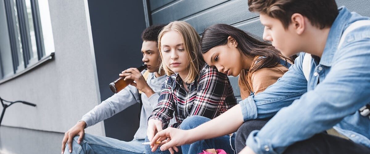 Los adolescentes y su inclinación a asumir riesgos pueden estar influenciados por un químico cerebral clave.