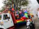 Boda colectiva en la marcha del orgullo LGBTIQ+ en Ciudad de México