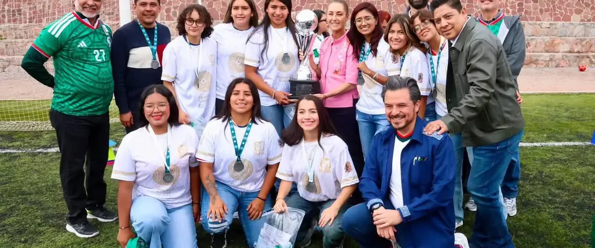 Claudia Sheinbaum entrega boletos del Mundial en San Luis Potosí