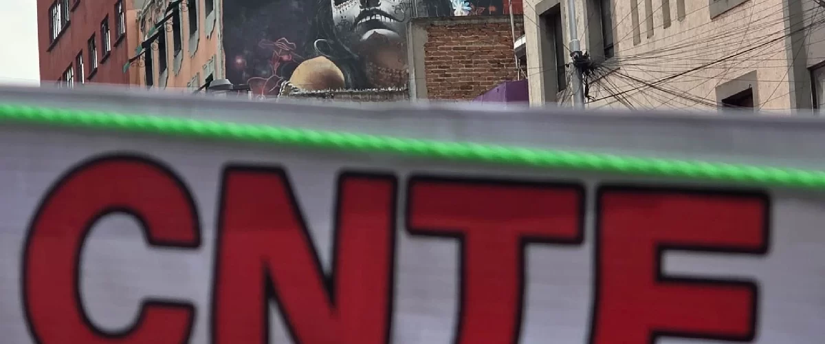 CNTE continúa su lucha sindical en Oaxaca con bloqueos a Pemex