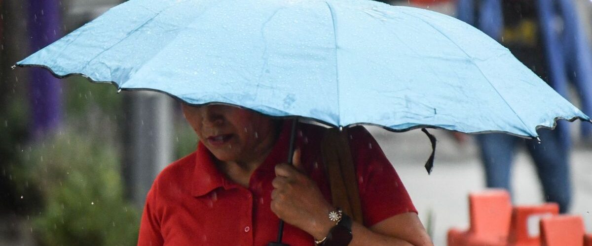 Depresión Tropical 2-E afecta a Guerrero con fuertes lluvias