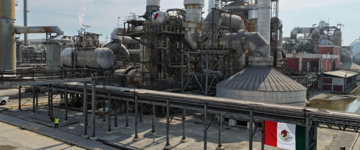 Pemex lanza plan de inversión para revitalizar la petroquímica en México