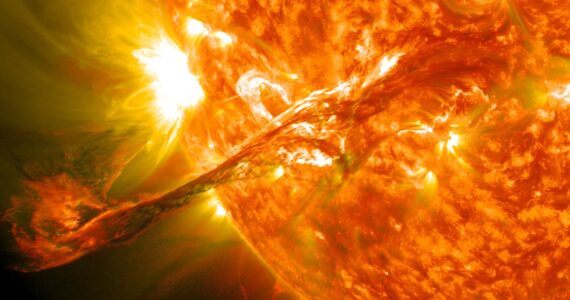 Una potente llamarada solar ha puesto en alerta a especialistas por su posible impacto en la tecnología terrestre.