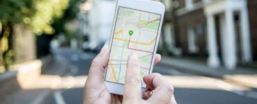 Aprende a localizar a tus contactos en Android e iPhone usando Google Maps y otras herramientas efectivas.