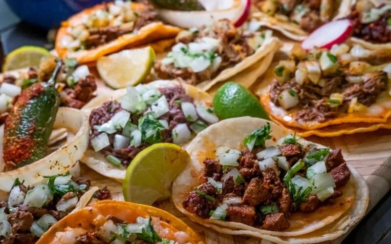 El próximo Mundial impactará la gastronomía mexicana, impulsando la venta de tacos en numerosos establecimientos.