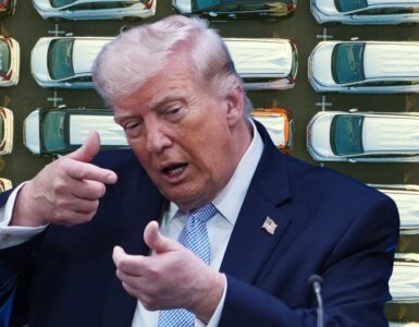 Donald Trump ha decidido no extender el T-MEC, abogando por condiciones más favorables en futuras negociaciones comerciales.