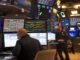 El rendimiento entusiasta del Dow Jones contrasta con la caída del Nasdaq, destacando la debilidad en tecnología y comunicaciones.