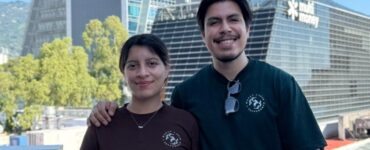 Descubre cómo Mario Peralta está revolucionando el vino salvadoreño con sabores tropicales únicos inspirados en su herencia.