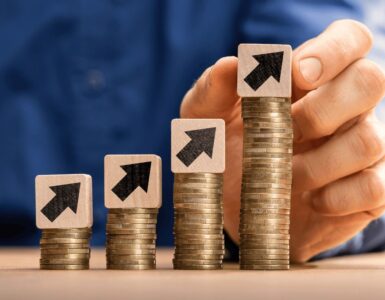 Descubre cómo las empresas en Nuevo León planean ajustar salarios con incrementos que superan la inflación en 2027.