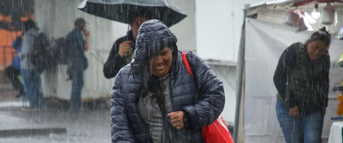 Autoridades alertan sobre lluvias y granizo en el centro de México