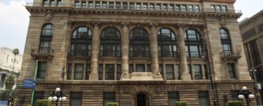 La decisión de Banxico sobre la tasa de interés afecta directamente la economía y podría influir en el entorno musical.