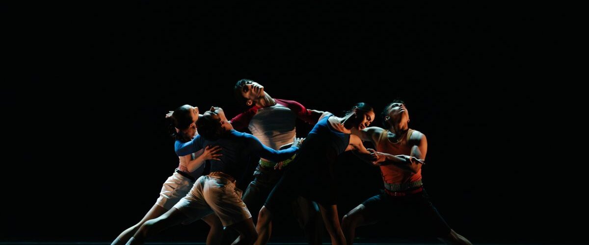 Melva Olivas culmina su obra Volver Reversa en el Palacio de Bellas Artes, destacando una innovadora exploración del movimiento.