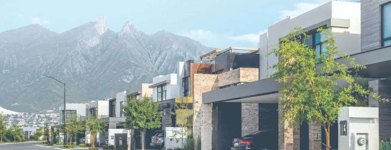 El precio de la vivienda en Nuevo León se ha incrementado, generando preocupaciones en el mercado inmobiliario local.