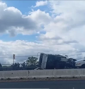 Un accidente de la Guardia Nacional en la carretera Campeche-Mérida provoca al menos diez lesionados, generando preocupación en la comunidad.